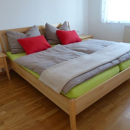 Ferienwohnung Kern Bodensdorf Zimmer foto